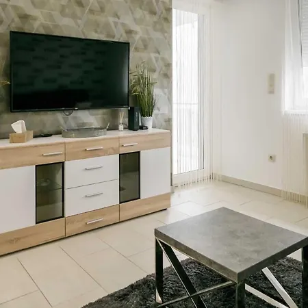Devai-lux Apartment Sarvar