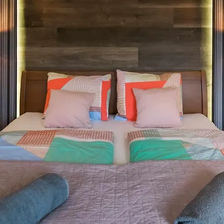 Devai-lux Apartment