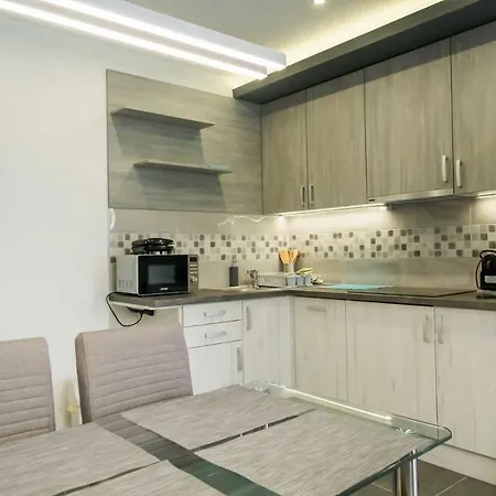 Devai-lux Apartment