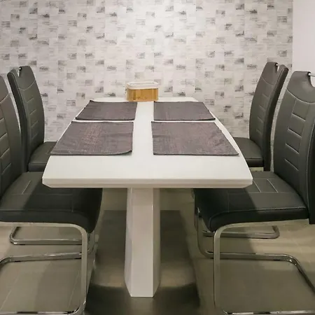 Devai-lux Apartment
